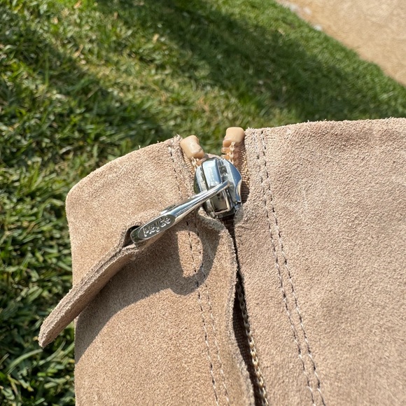 AEYDE Linn Bootie (Women) Stone Suede size EU 40 US 10
$495.00 - Picture 12 of 12